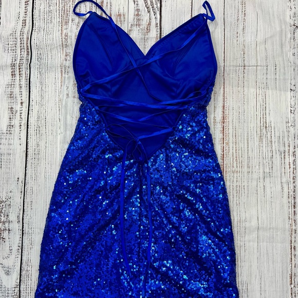 Size 2 Homecoming dress. NEXT DAY SHIP! Royal blue sequin with open back. - Picture 3 of 12